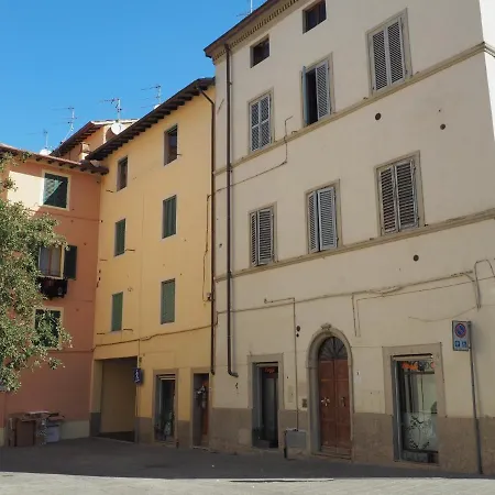 Casa Di Pierina, La Casa Dell'artista * Поджибонси