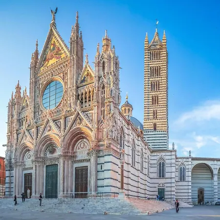 Casa Di Pierina, L'abbraccio Di Un Artista